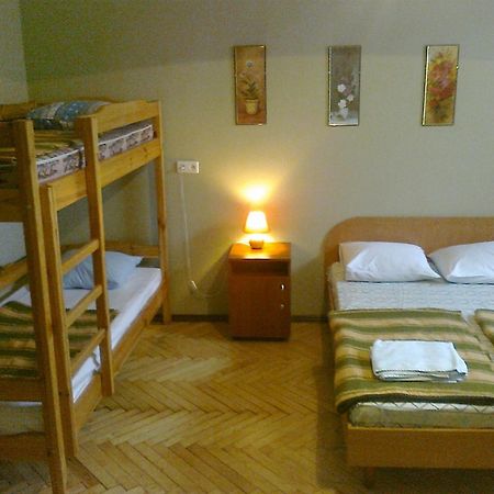 Yaroslav Hostel Kiev Eksteriør bilde